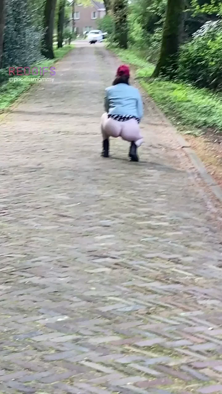 Beautifying Streets with My Juicy Booty 🍑🔥