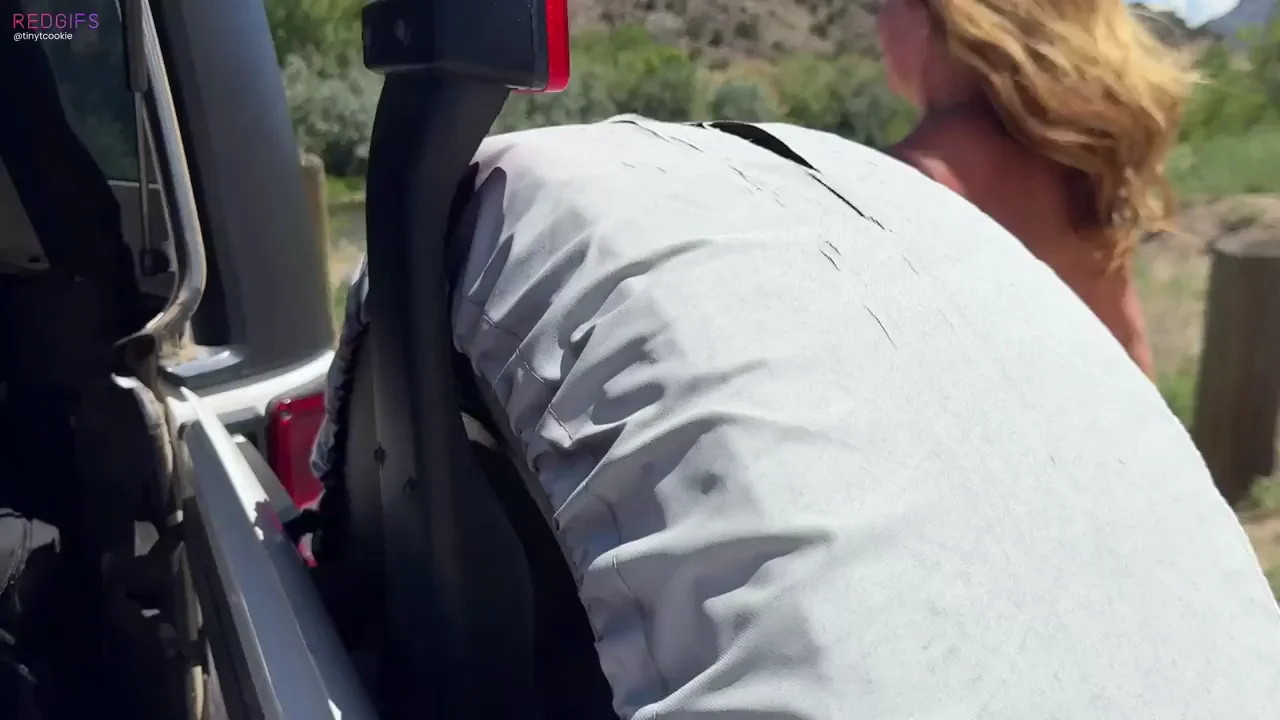 🔥 Daredevil Blonde Streaks Naked in River Rafting Lot! 😈
