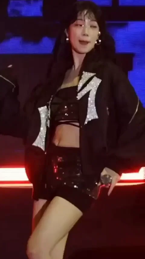 LE SSERAFIM - Kazuha ft Yunjin & Chaewon
