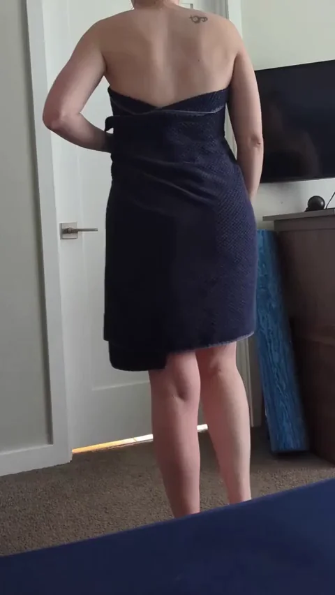 Big booty, little boobies.