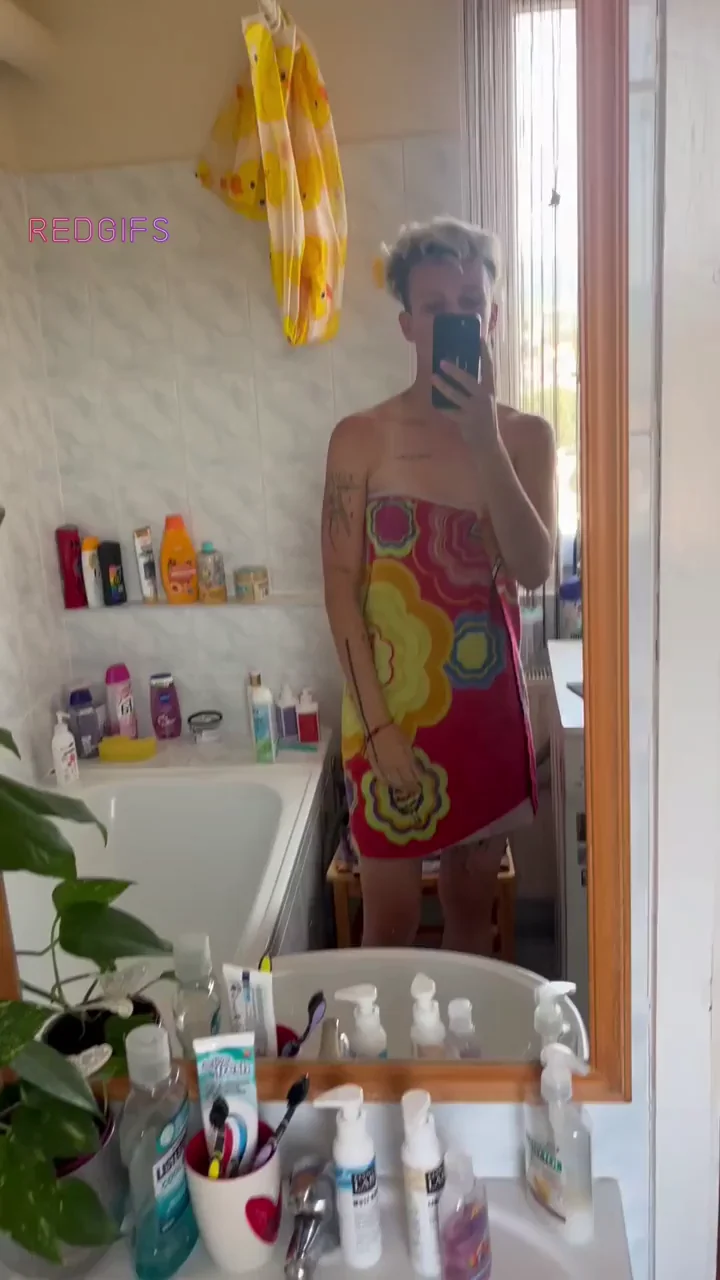 Short-Haired Slut's Naked Bath Tease