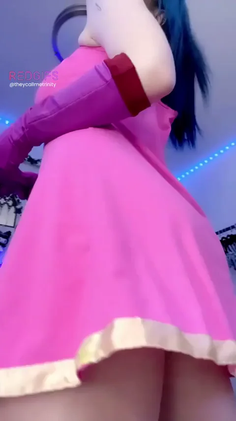 💖 Slimthick Cosplay GF Teasing Her Juicy Ass 🍑