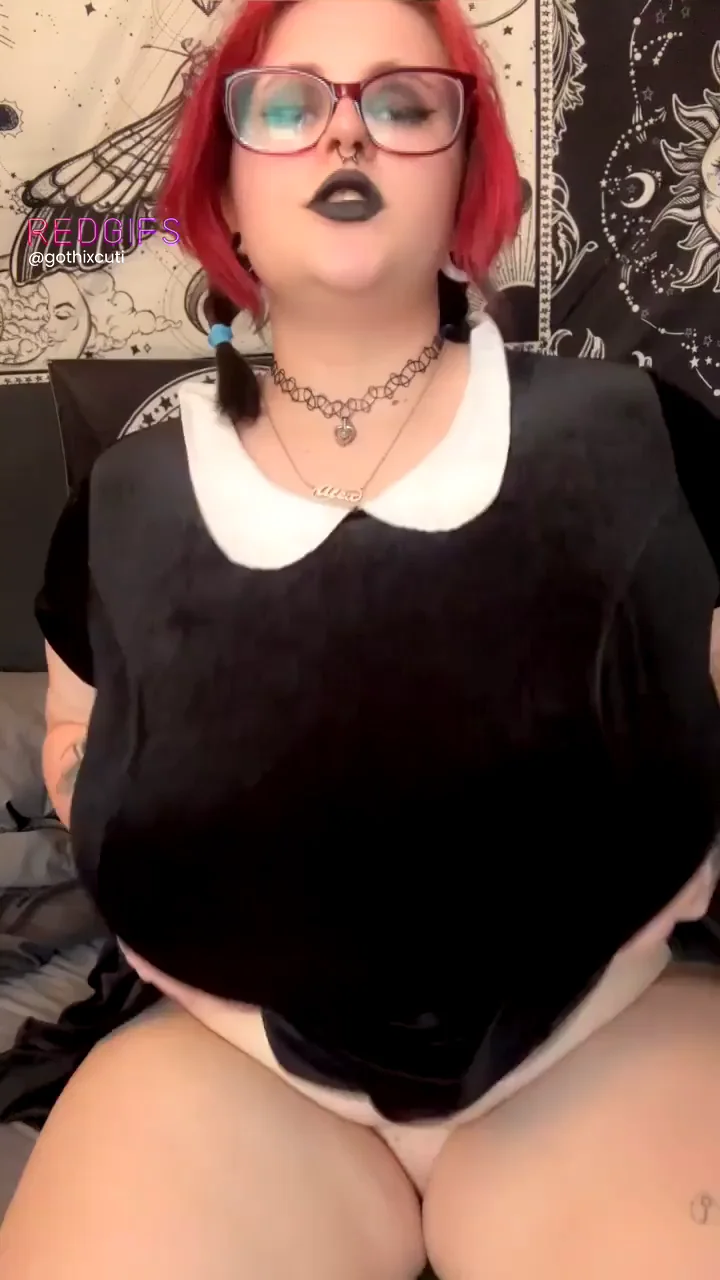 pull me onto your cock by my braids 🖤