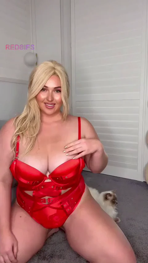 Neighbor Slut Wife Begs: Eat My Juicy Pussy Anytime? 😈💦