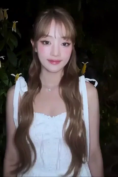🔥 Minnie from (G)I-DLE Teasing in Sexy White Dress 😍🍑