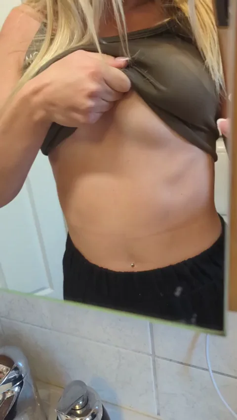 Post-Workout Sweat: Lick My Dripping Nipples 😩💦