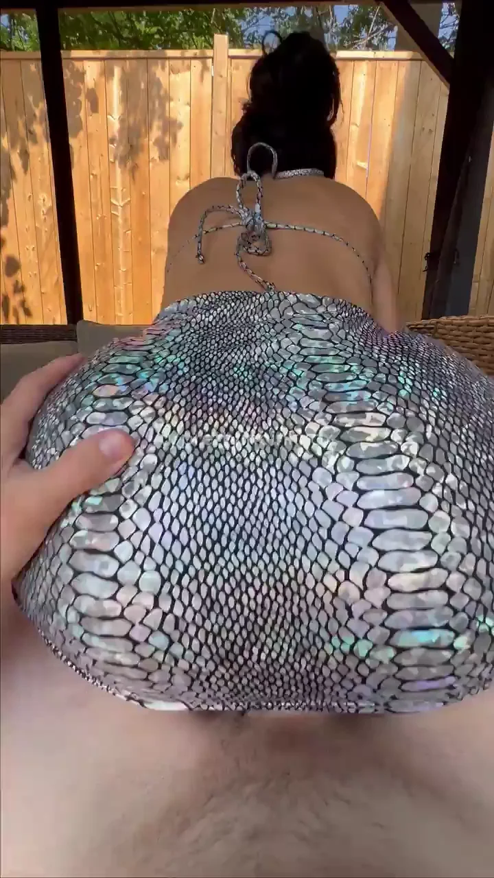 Bootyful day to grip some cock
