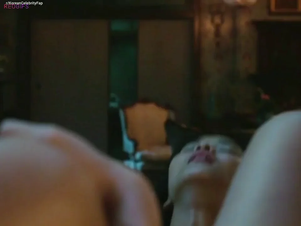 Kim Tae Ri Devours Kim Min Hee's Dripping Pussy in Handmaiden Heat