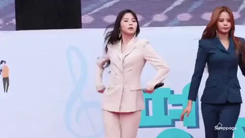 CLC - Elkie, Sorn