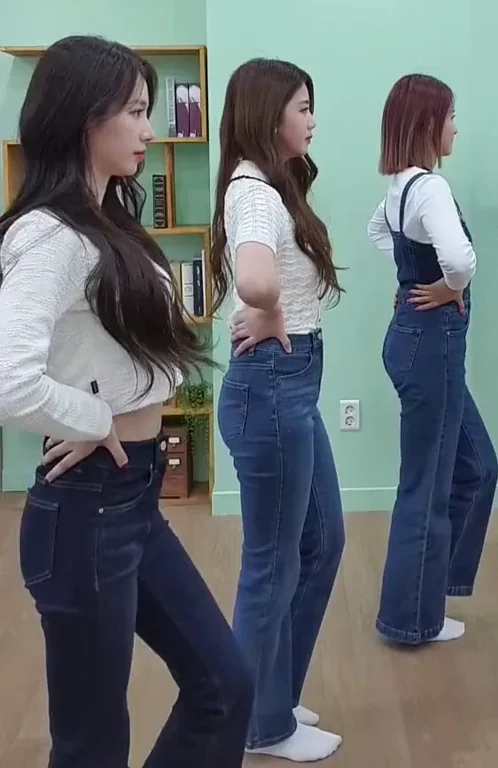 Cherry Bullet - Jiwon, Yuju and Remi