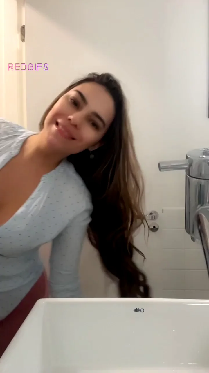 better view of the morning shift (hope you find it attractive to women who do it this way)