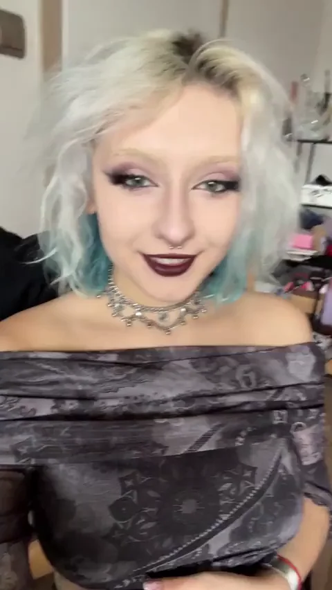 18yo Neon-Haired Slut Pierced Nips Begging for Sucks 😈💋