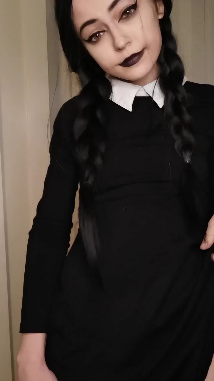 Wednesday My Dudes! 😈🔥 Goth Babe Fingers Her Wet Pussy [F]