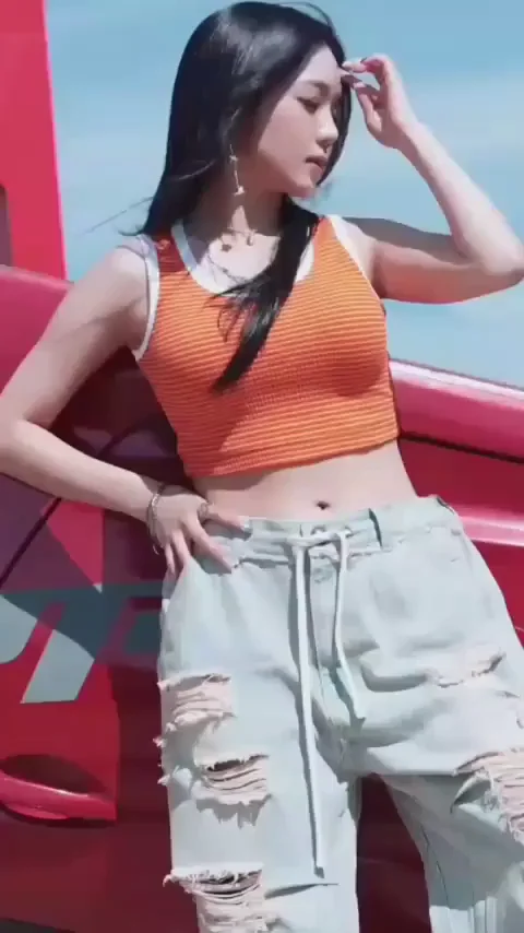🔥 Jisun from fromis_9 Teasing in Tight Tops & Ripped Pants 💦
