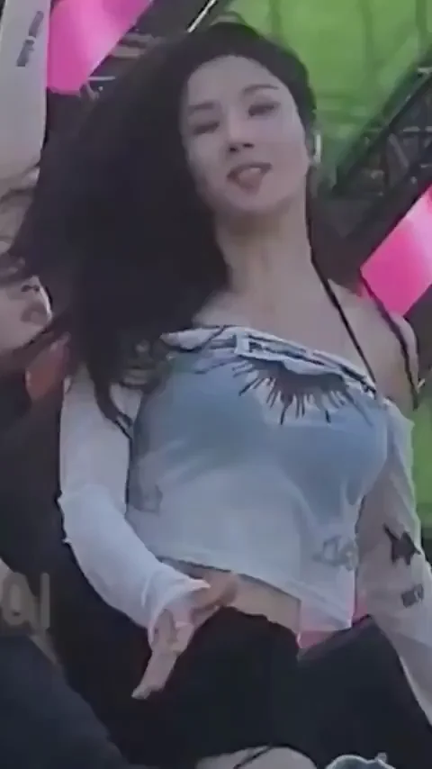 Kwon Eunbi's Slutty Stage Tease: Thicc Thighs & Perky Tits Poppin'