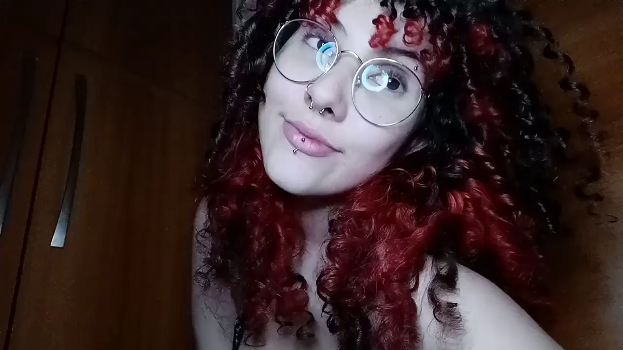 🍑 Tiny Tits Big Booty Slut Shows Off Her Juicy Ass! 🔥