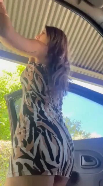 Hope it's okay if I show off my booty 🙈