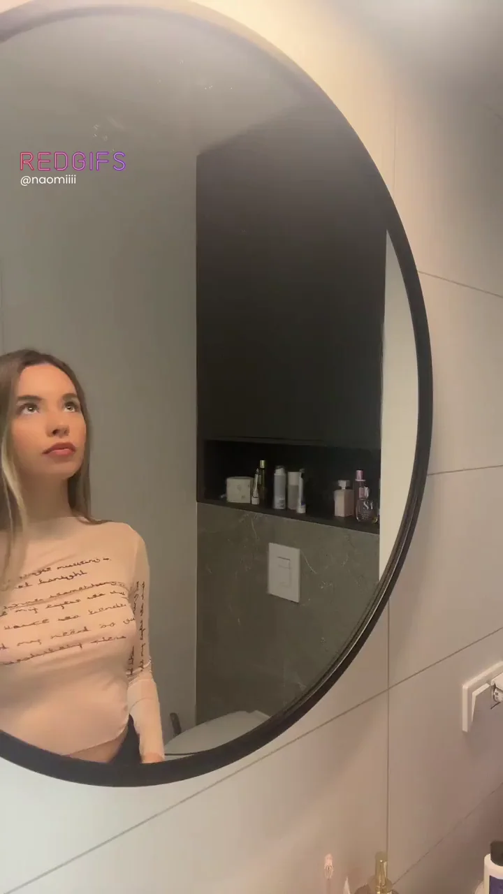 Pretty TikTok Slut Teasing in Bathroom Mirror 💦😈