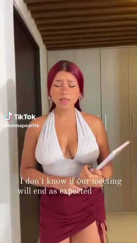 🔥 Latina TikTok Thot Twerkin' Her Juicy Ass in Red Skirt 😈🍑