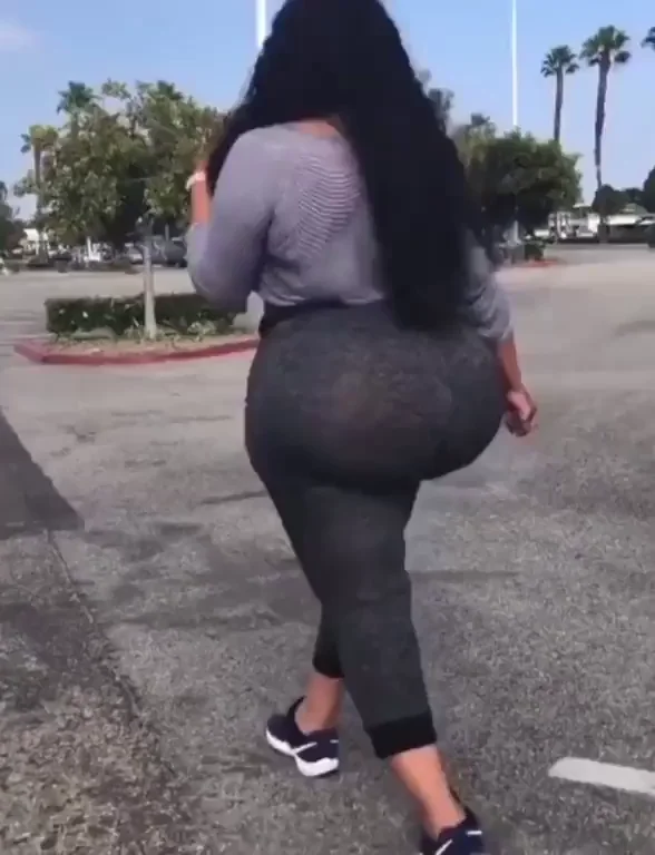 🍑 Massive Bolted-On Ebony Booty Strut 💦