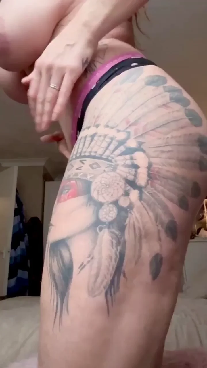 Hot Mom's Tasty Snack: Dive into My Juicy Ass & Pussy! 🍑💦