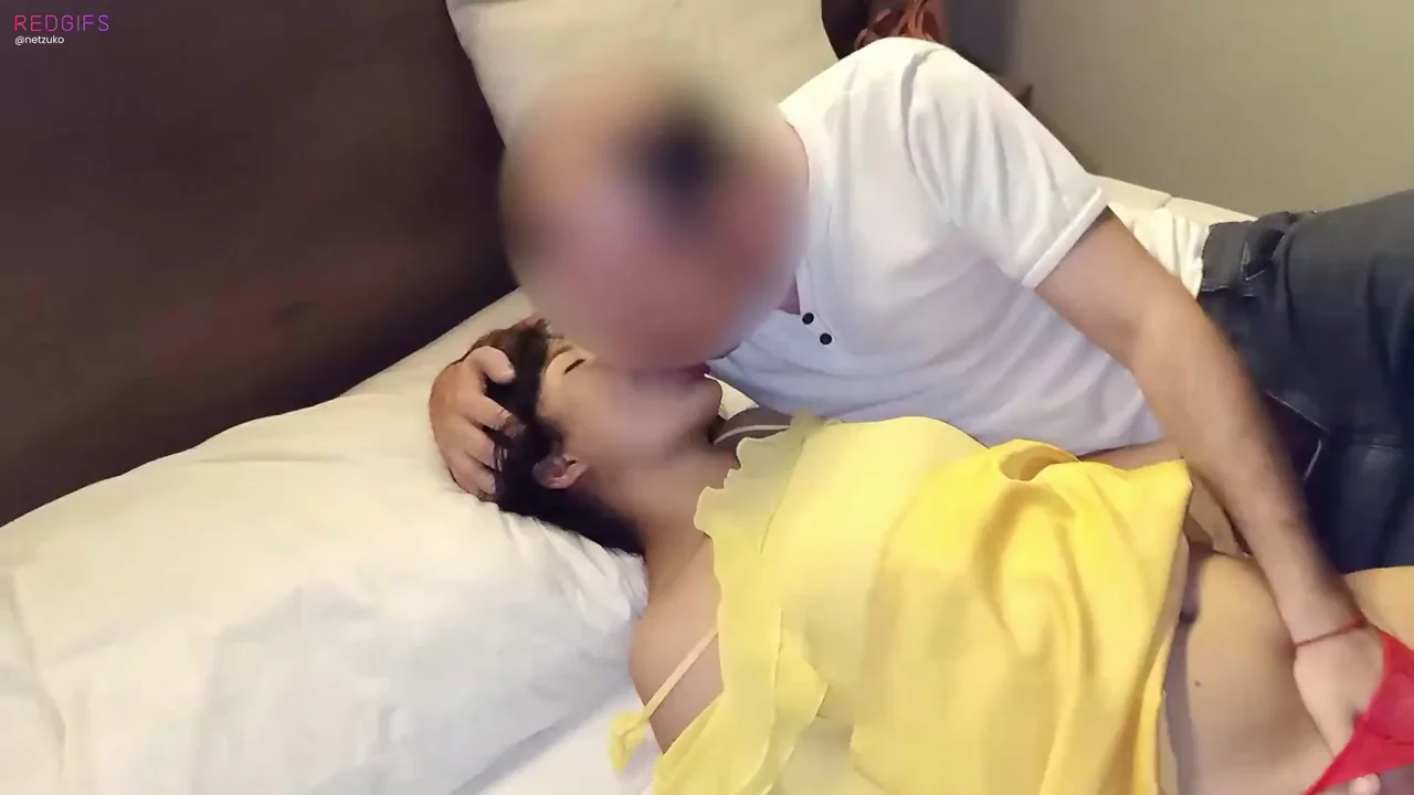 First time have sex with a white guy! We know online and meet for coffee then went to love hotel. First I was afraid that white man's big cock won't fit in my small asian pussy! After fucked by him, i'd sleep with any white man that want to use my body for fun...  [Sound ON you will love it]