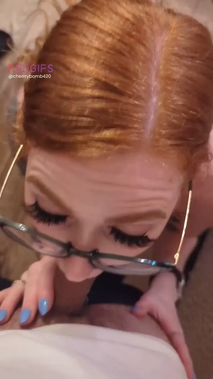 Bra Shopping Blowjob in Public Slut Style 😈👅🛒