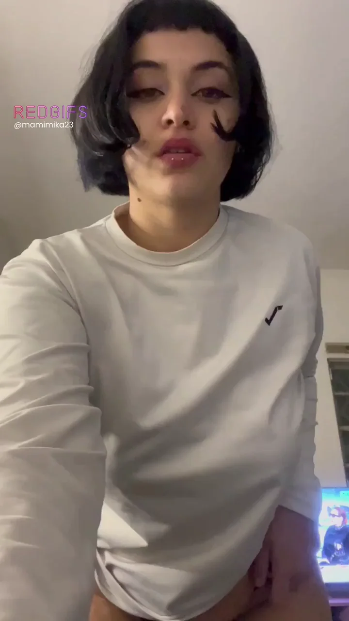 I recently dyed my hair, do you think black suits me?