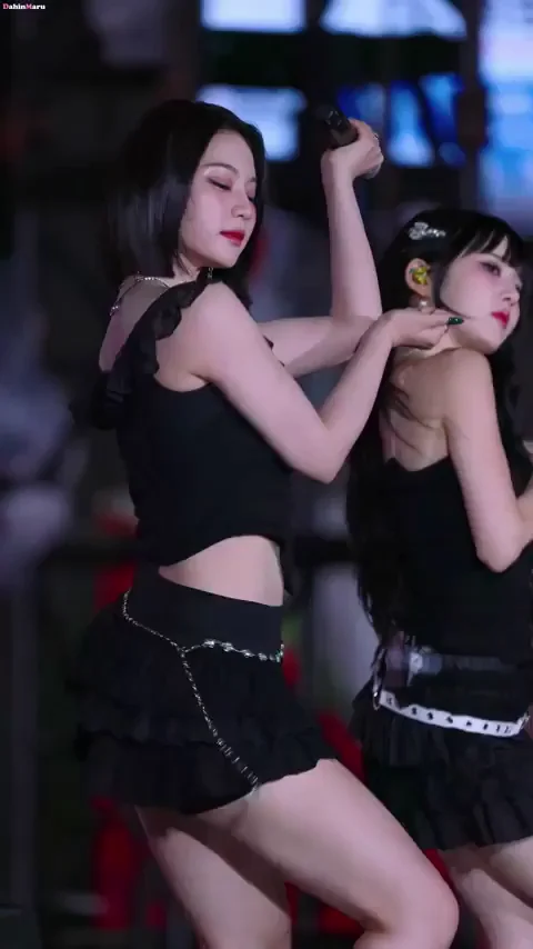 STAYC ISA's Slutty Stage Tease - Kpop Thigh Queen Fap Fuel