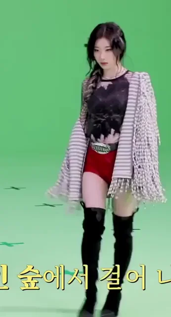 🔥 ITZY Chaeryeong & Ryujin Kpop Slutty Dance Tease 💦