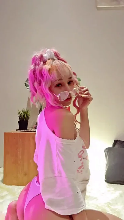 Boob or Phat Bubble Butt? 🍑💖🔥