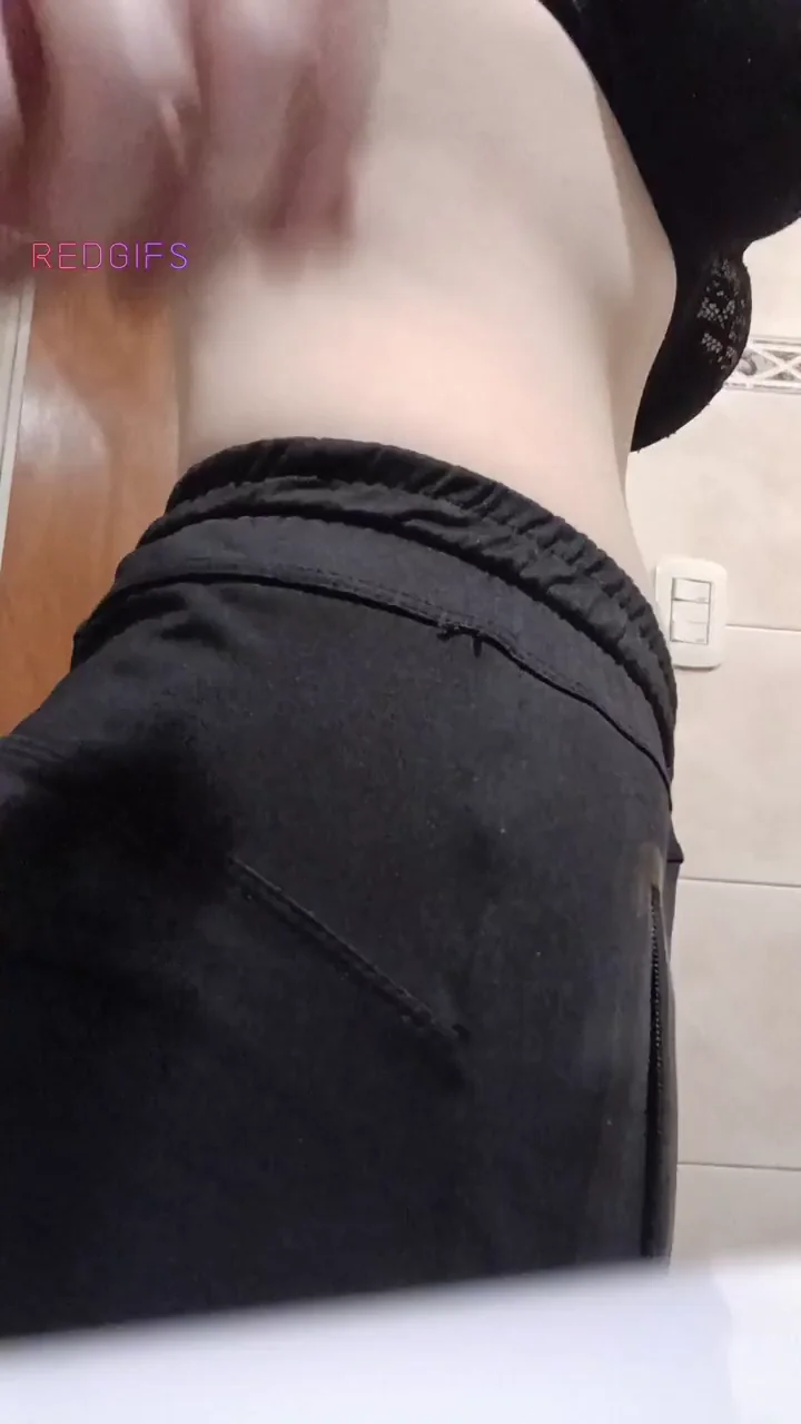 🍑 Help! My Massive Thick Ass Won't Squeeze In These Pants! 😩