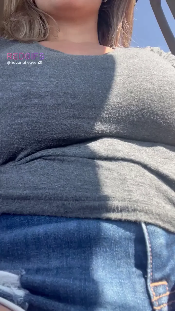 Epic Titty Drop in the Car 😍🍈🍈