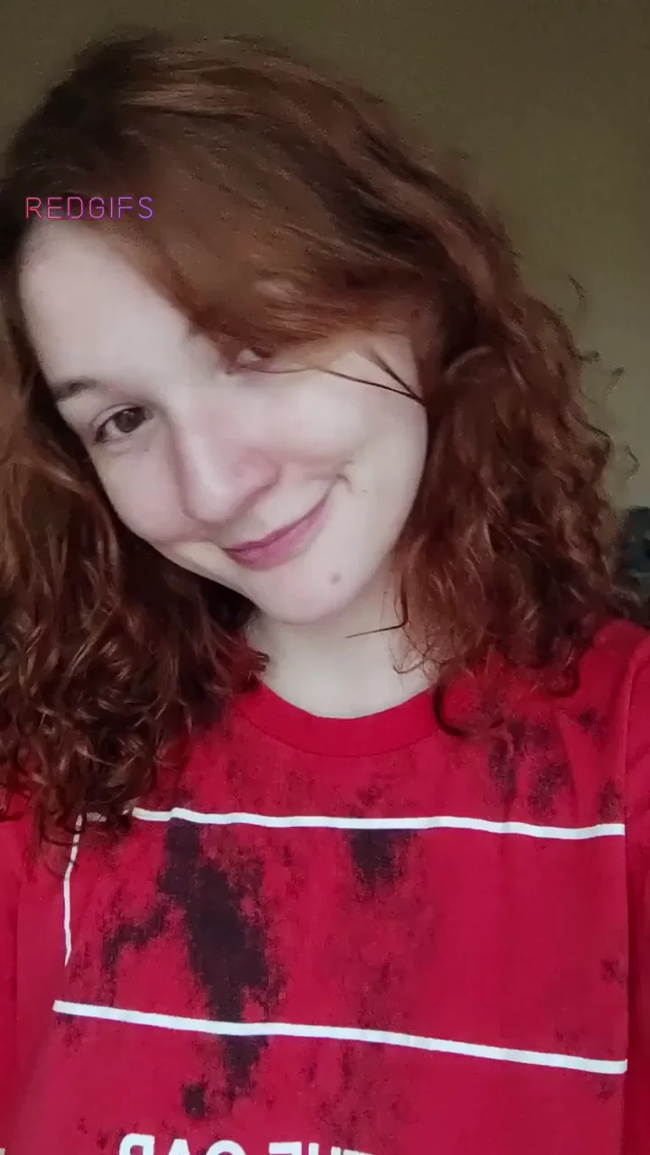 Sweet Redhead's Creamy 'Lil Present Facial Tease