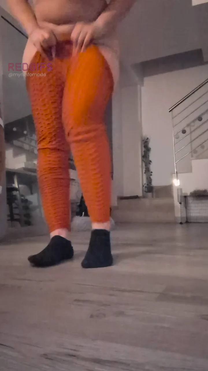 Legging Tease Queen: Orange Yoga Pants Booty Shake 😈🍑