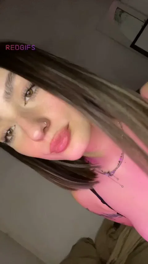 Face or Slutty Curves? Pick Your Poison, Daddy