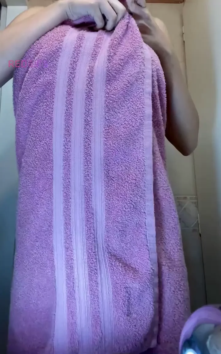 Oooops i dropped my towel