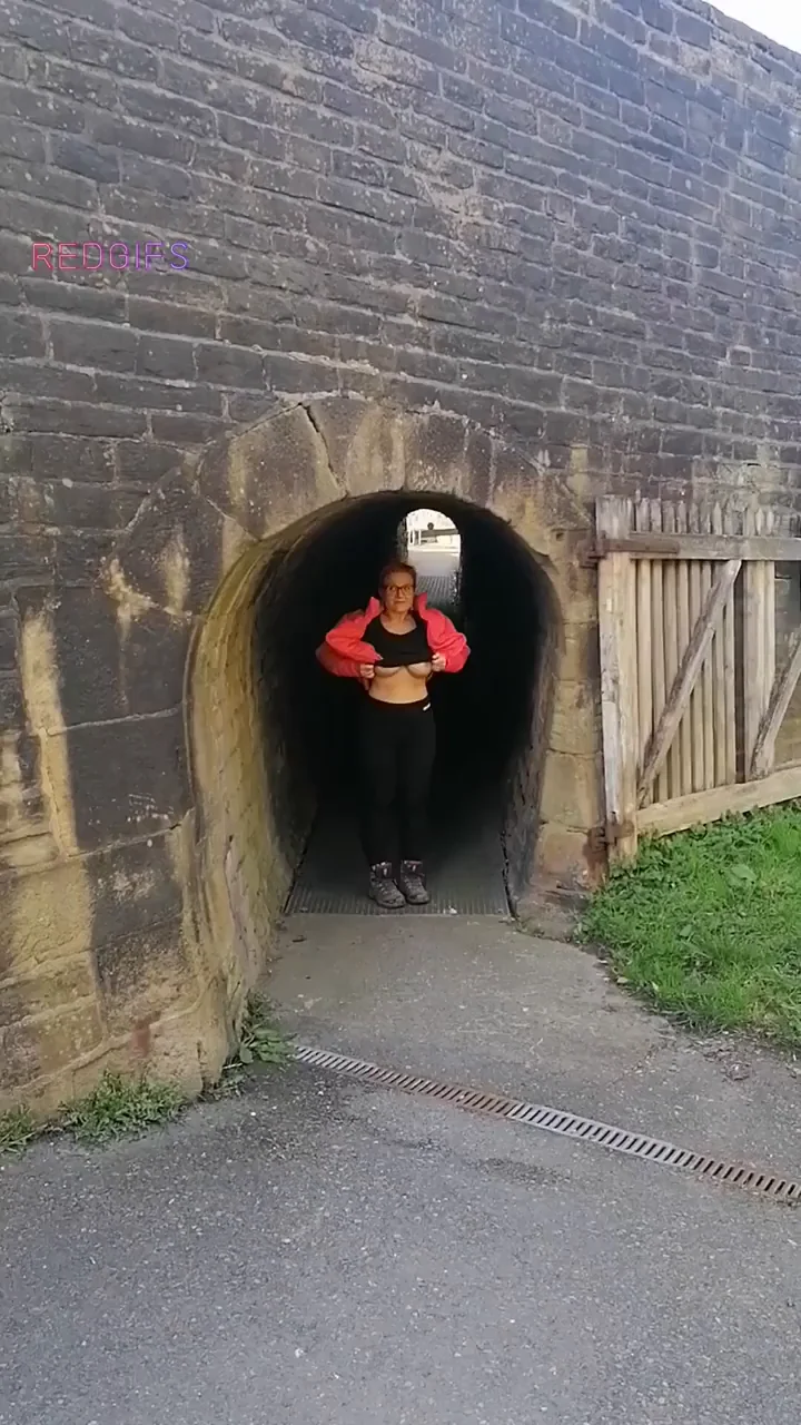 Cute little tunnel so I couldn't resist xx 42 UK 5ft tall