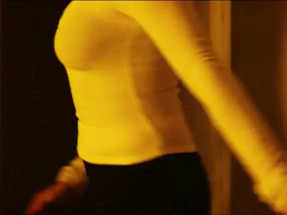 Anya Taylor-Joy's Tight Tits Bouncing Wild in Split 🍼🔥