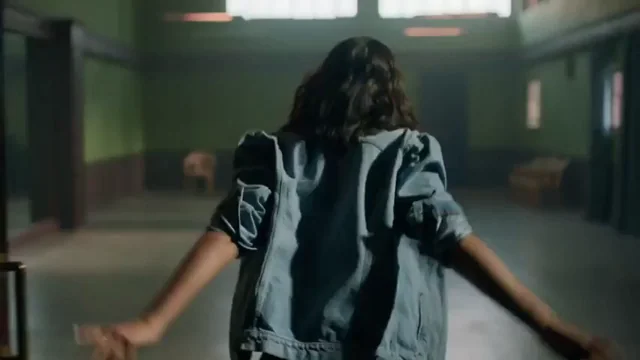 Deepika Padukone in tight jeans