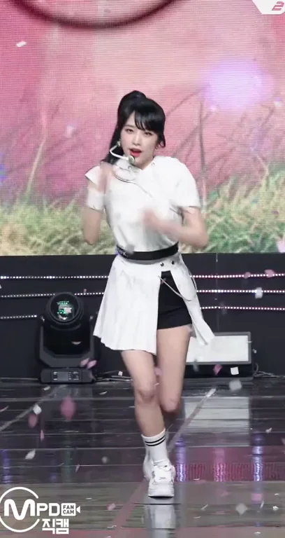 IZ*ONE - Yena