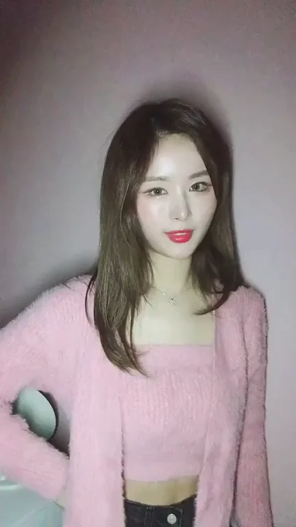 🌸 Pink Tease with LU - Kpop Cutie in Nature Vibes 💕
