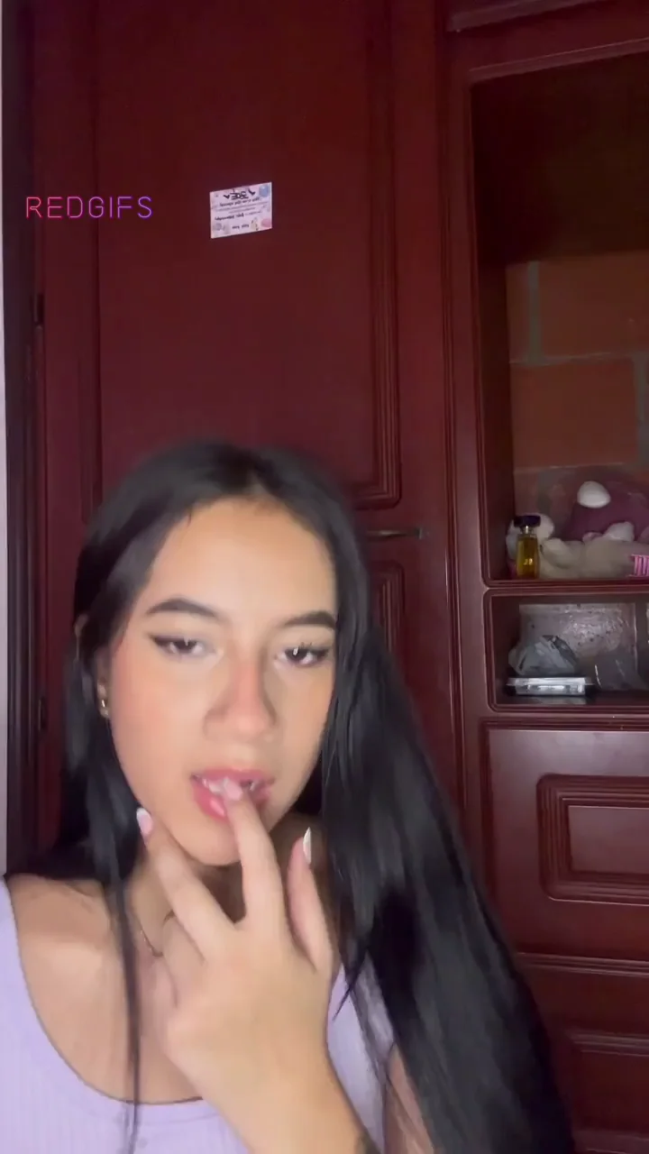Do you like 18yr old nerdy horny latinas?