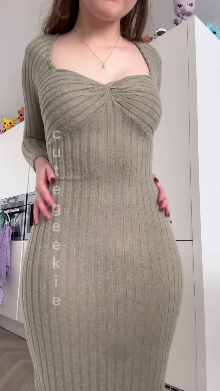 Thick White Slut Reveals Massive Booty Hiding Under Tight Sweater Dress