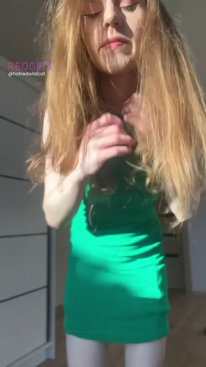 Rule no. 1 : tight dresses must be worn without panties 🥰