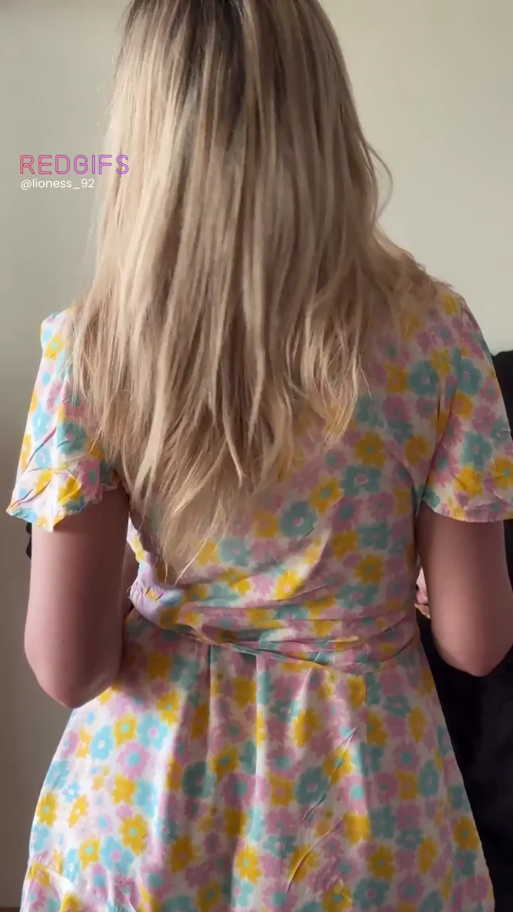 The dress may be gone, but the milf's mombod is here to stay
