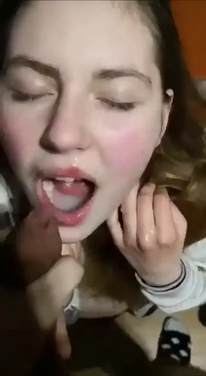 Obedient Cutie takes all the Cum in her Mouth (and Face) ??