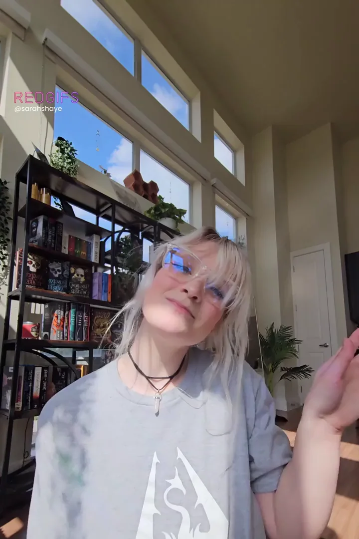 Mom's Massive Tits Tease in Gray Sweatshirt Lift 💕