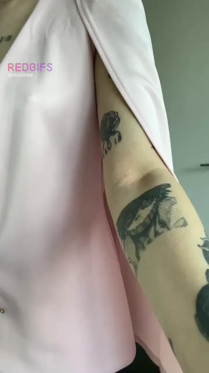 Have you ever seen a slut in silk? 👚