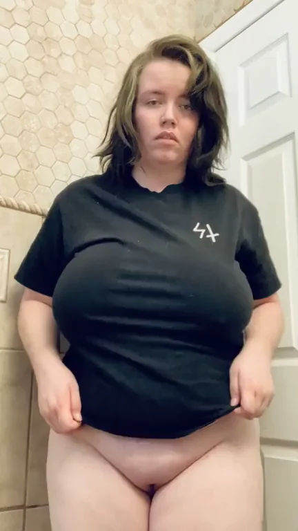 Oh Hey Big Tiddy GF Tease 🍼😏 (OC)